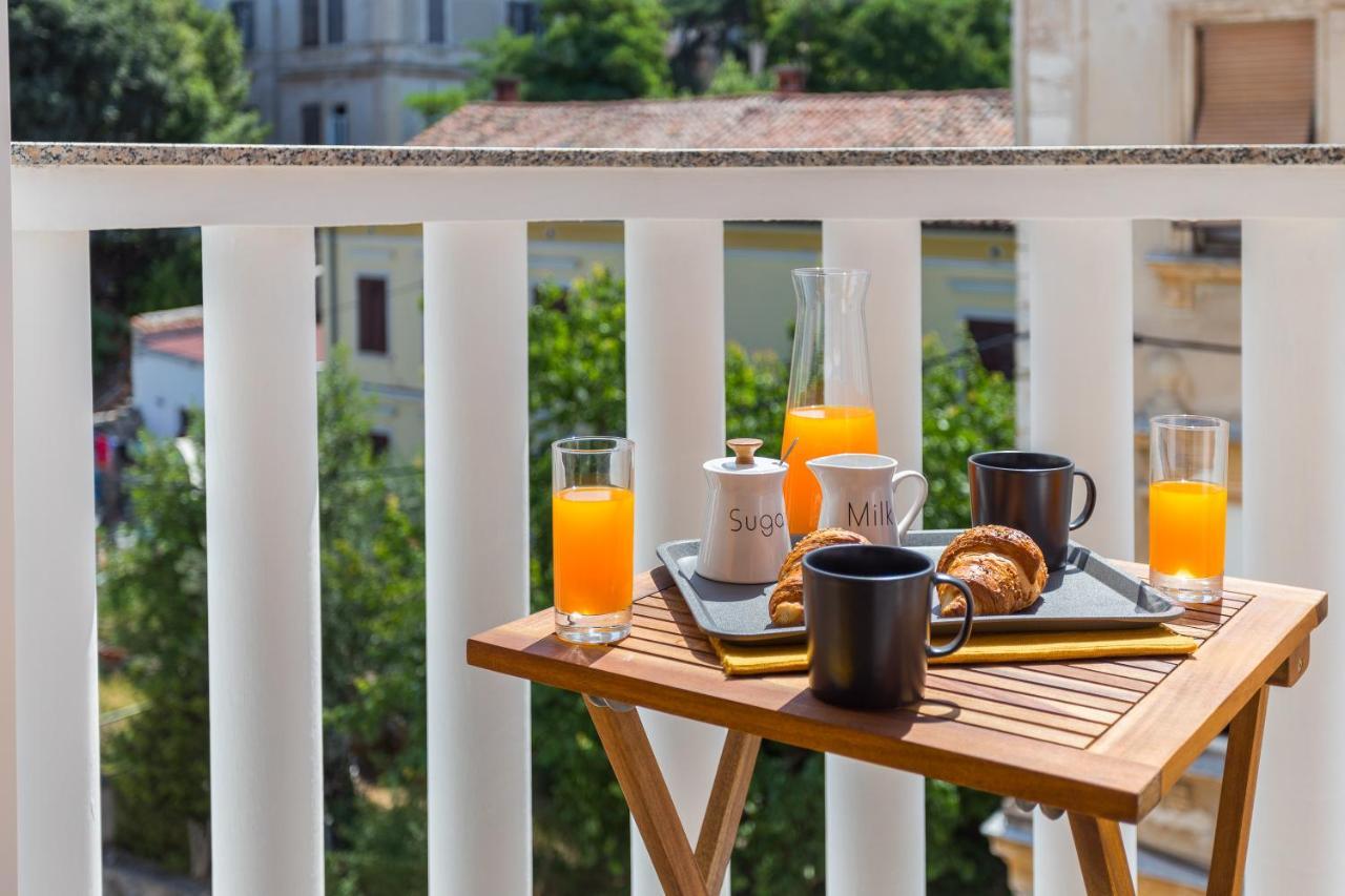 Laveruda Apartment With Balcony And Free Parking Pula Exterior photo