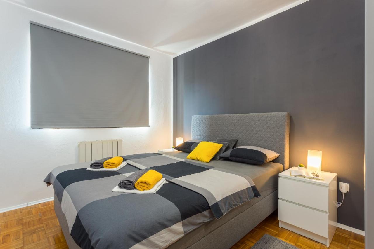 Laveruda Apartment With Balcony And Free Parking Pula Exterior photo